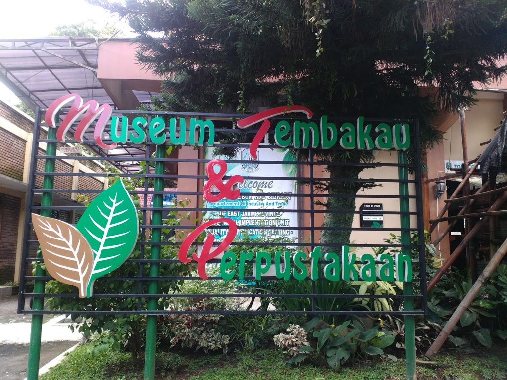 wisatajember-yg-menikmati-hasil-tembakau-bukan-masyarakat-jember-rakyat-indonesia-1024x768